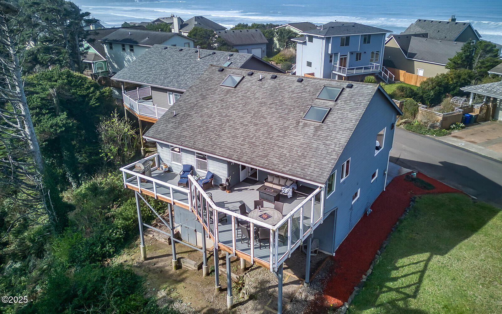 Property Photo:  151 NW 73rd Court  OR 97365 