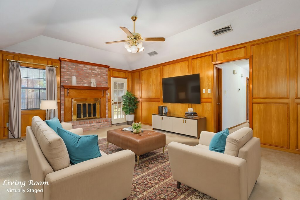 Property Photo: 702 Englewood TX 75901