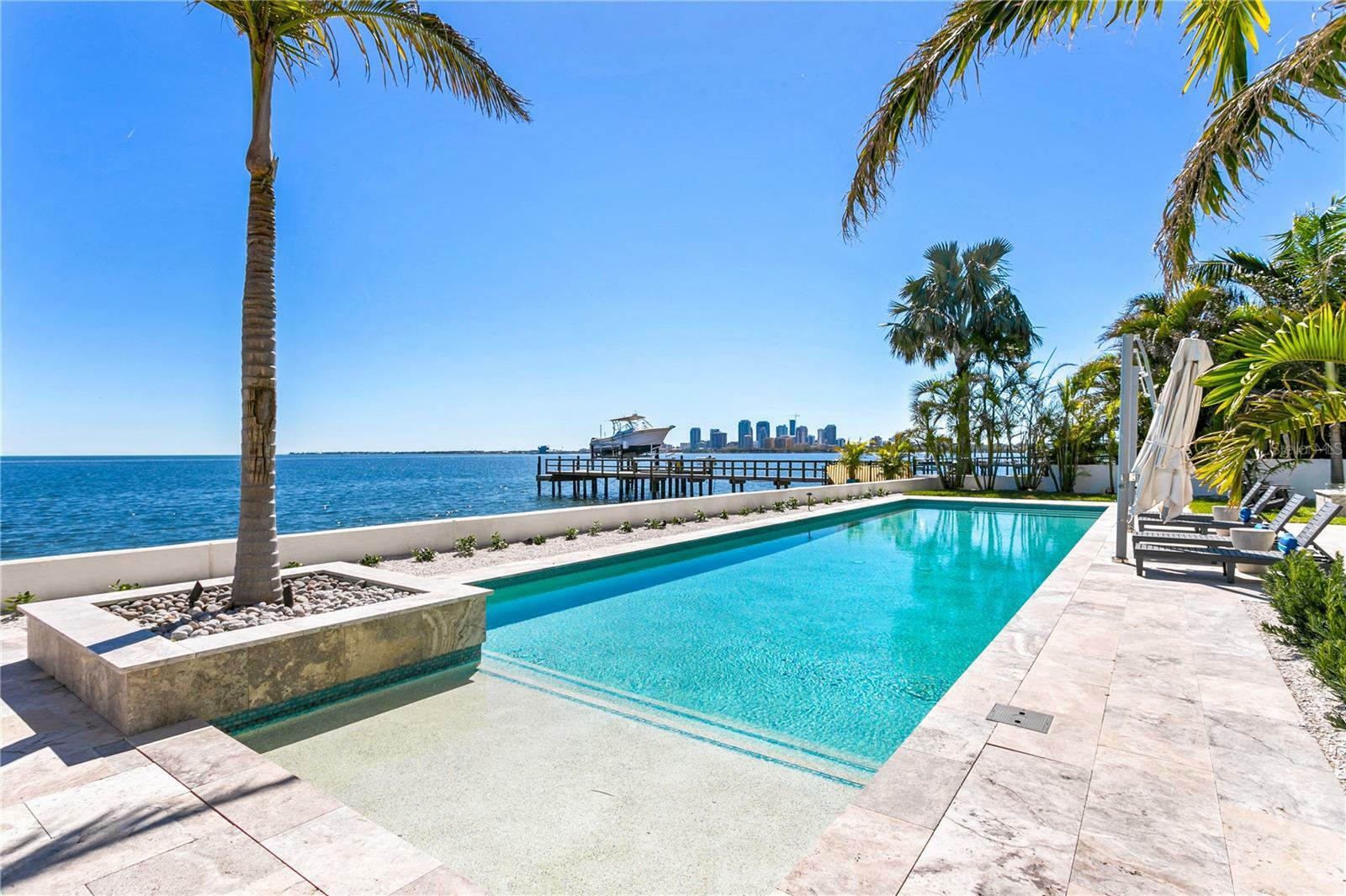 Property Photo:  1695 Brightwaters Boulevard NE  FL 33704 