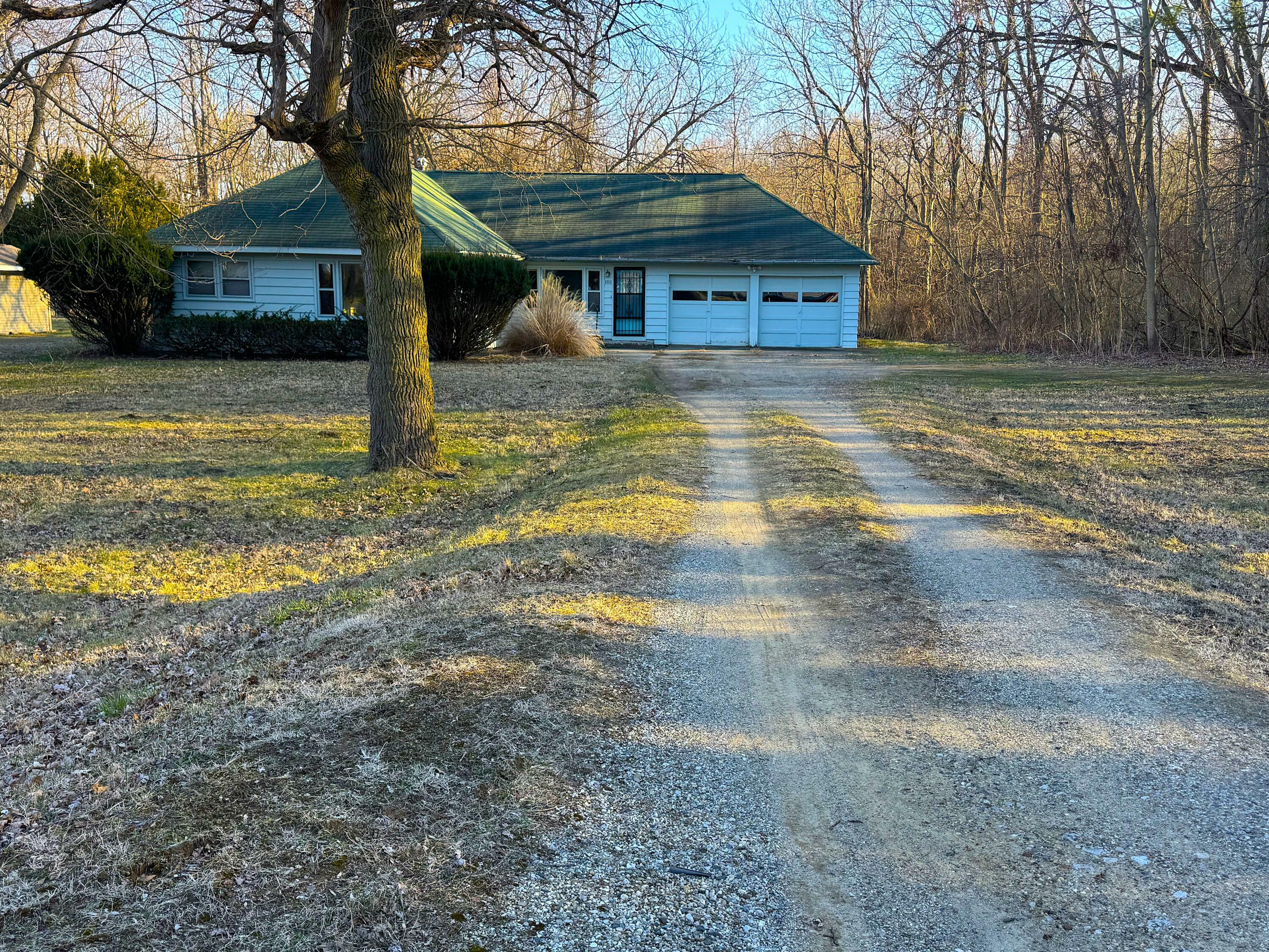 8322 East Road  Three Oaks MI 49128 photo