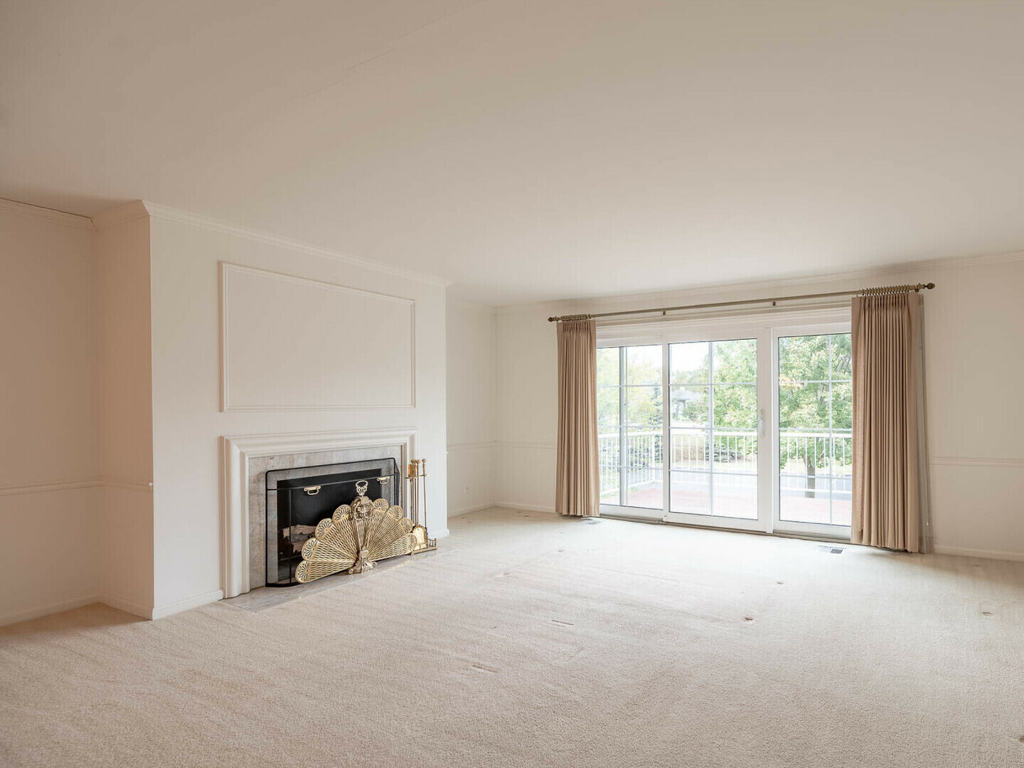 Property Photo: 112 Carriage Way Drive 205A IL 60527