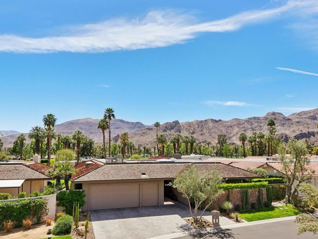 Property Photo: 5 Mount Holyoke Drive CA 92270