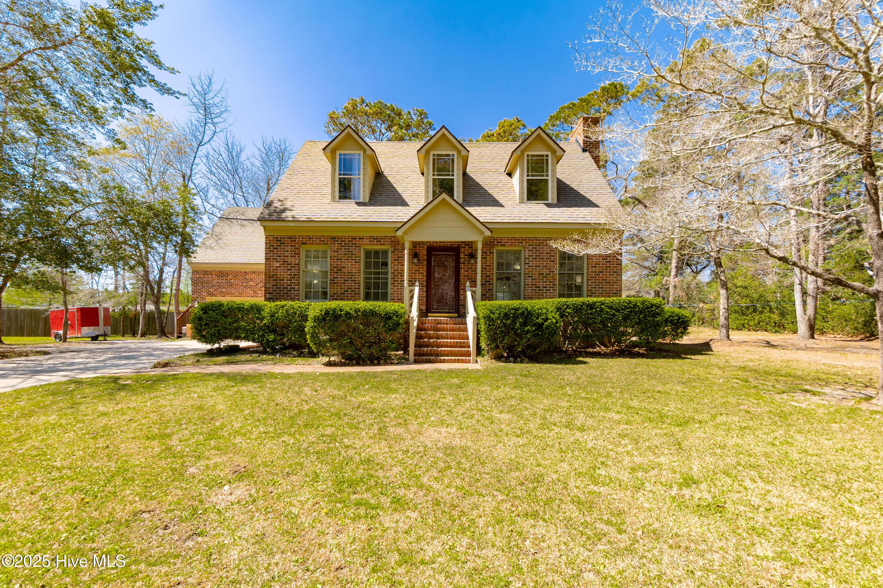 Property Photo:  105 Sleepy Hollow Drive  NC 28570 