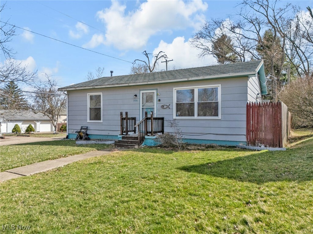 Property Photo: 1406 Wade Avenue OH 44601