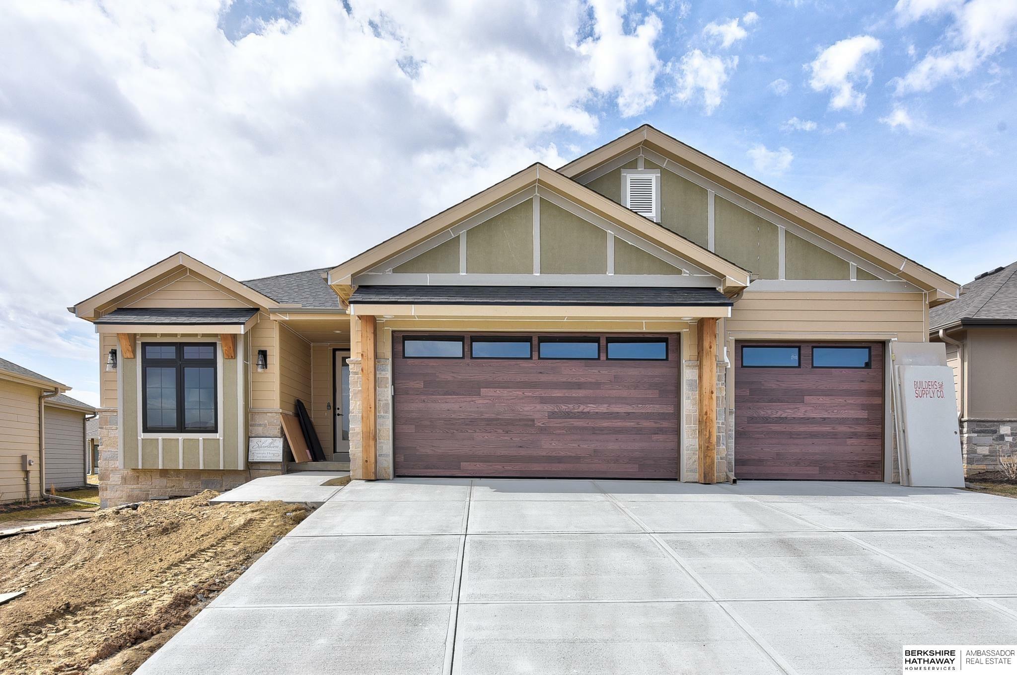Property Photo: 2212 N 182nd Avenue NE 68022