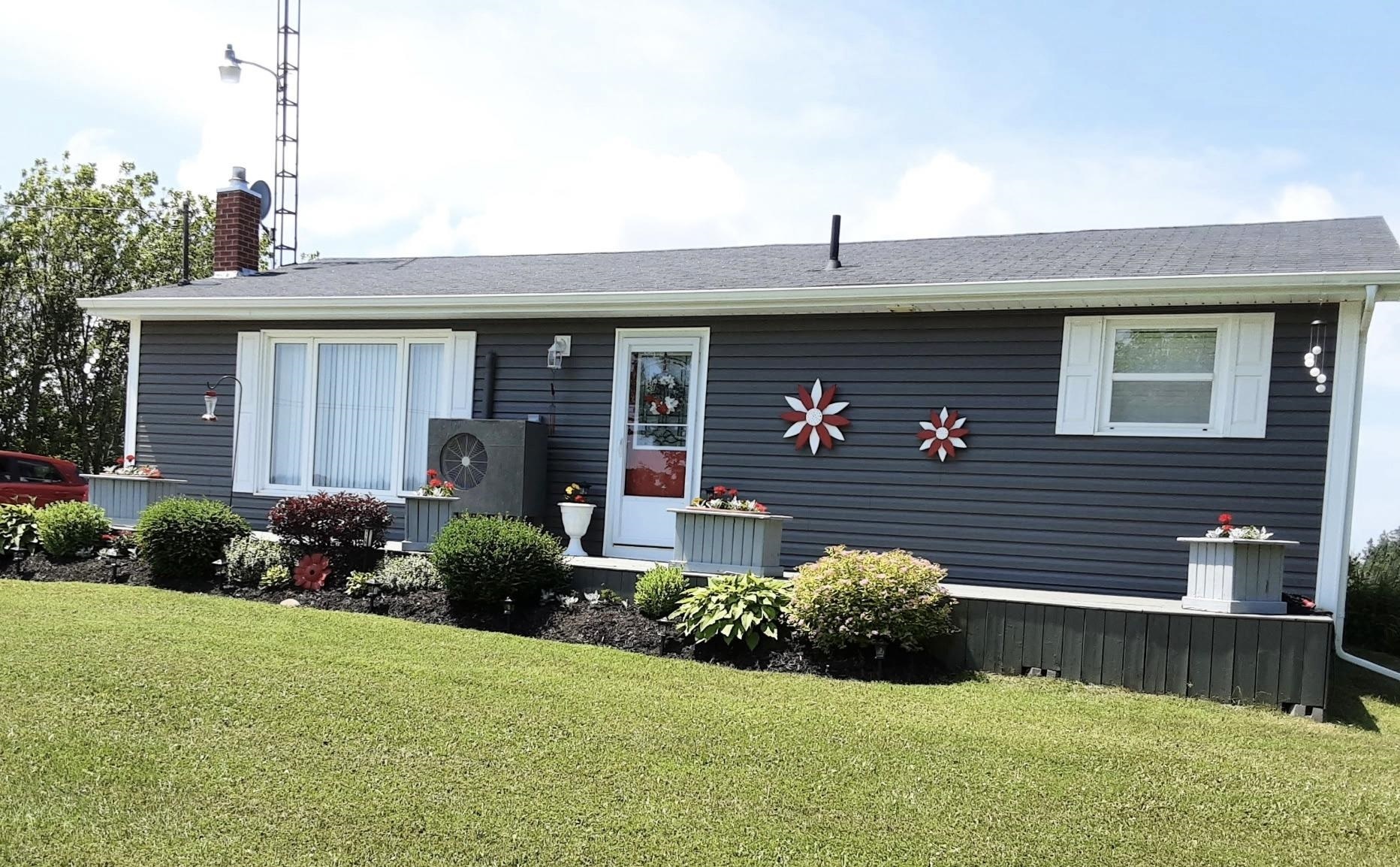 Property Photo: 1059 Greenmount Rd PE C0B 2B0