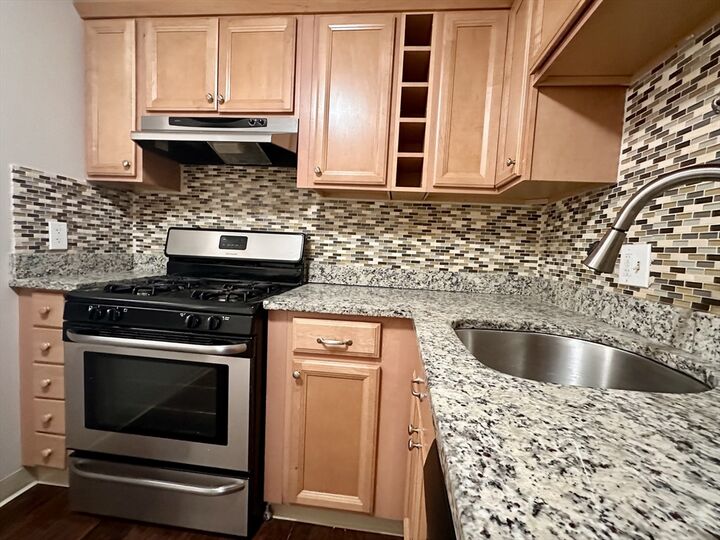 Property Photo:  100 Quarry St 9  MA 02169 