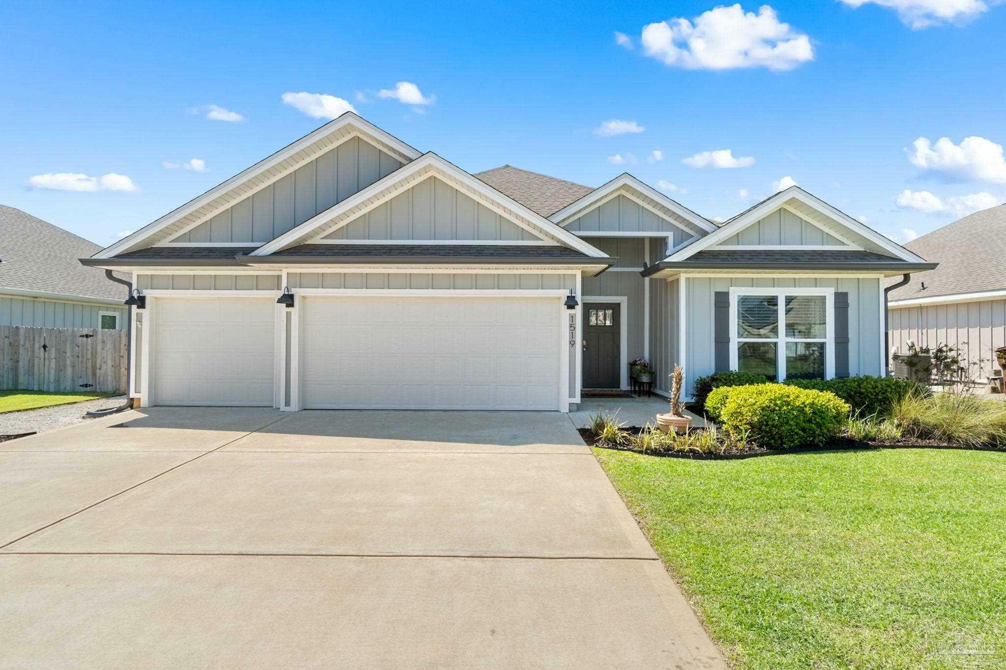 Property Photo: 1519 Bonefish Ct FL 32563