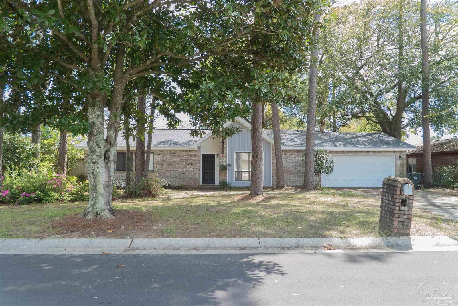 Property Photo: 2679 Tinosa Ln FL 32526
