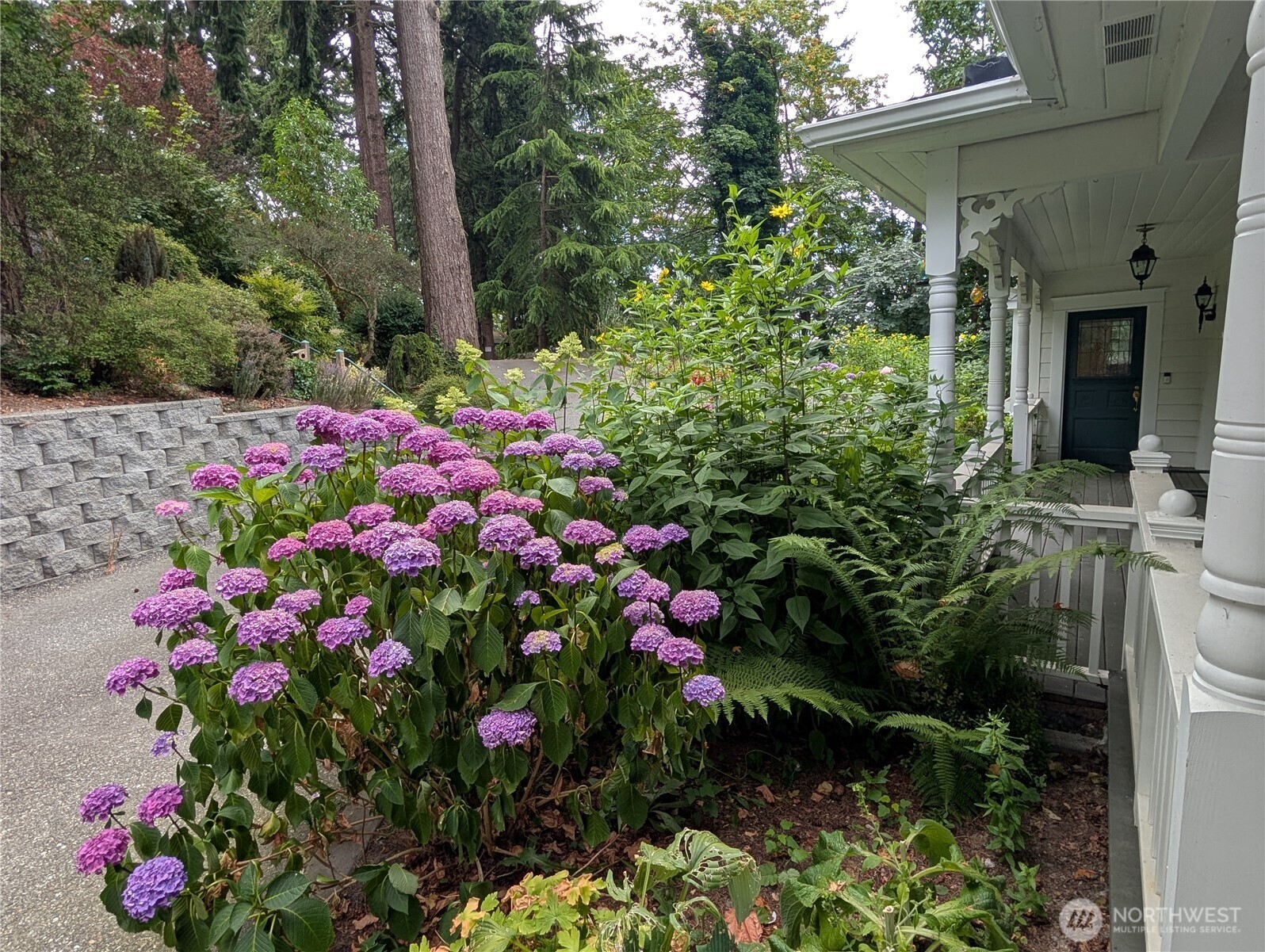 Property Photo: 405 S 7th WA 98274