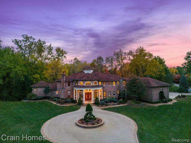 255 Camelot Way  Oakland Twp MI 48306 photo