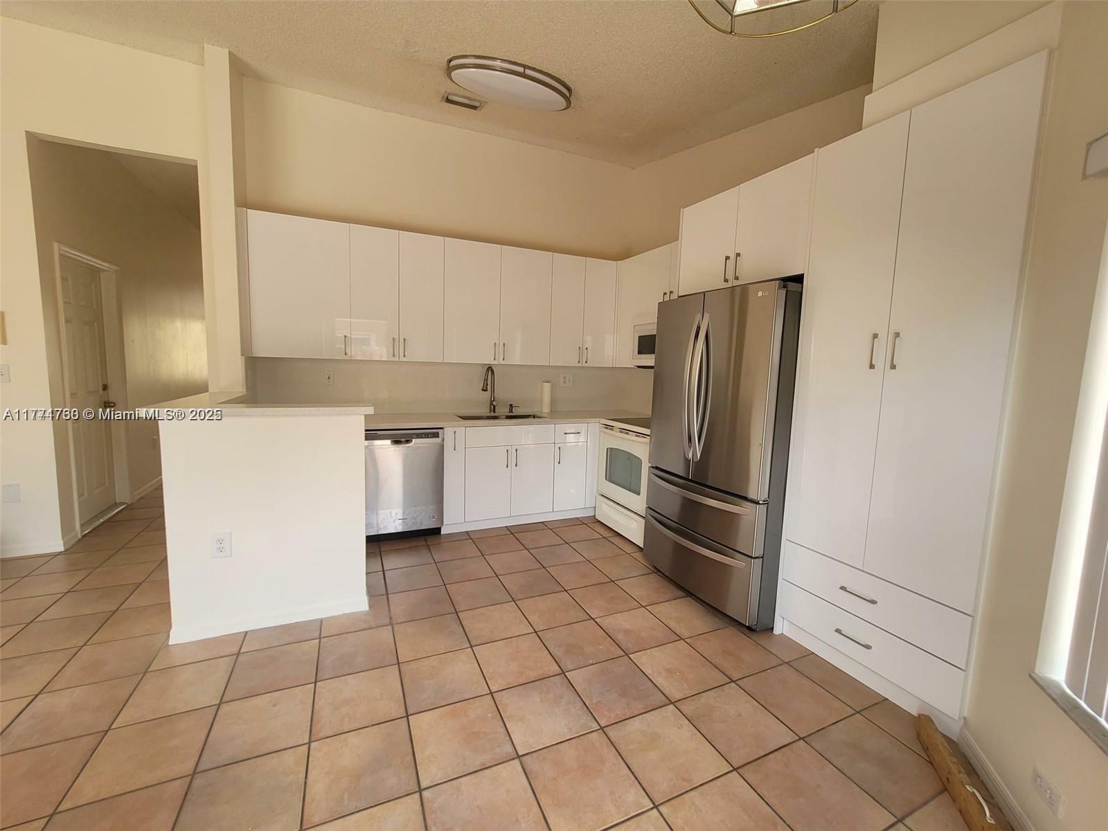 Property Photo: 4561 SW 154th Pl 0 FL 33185