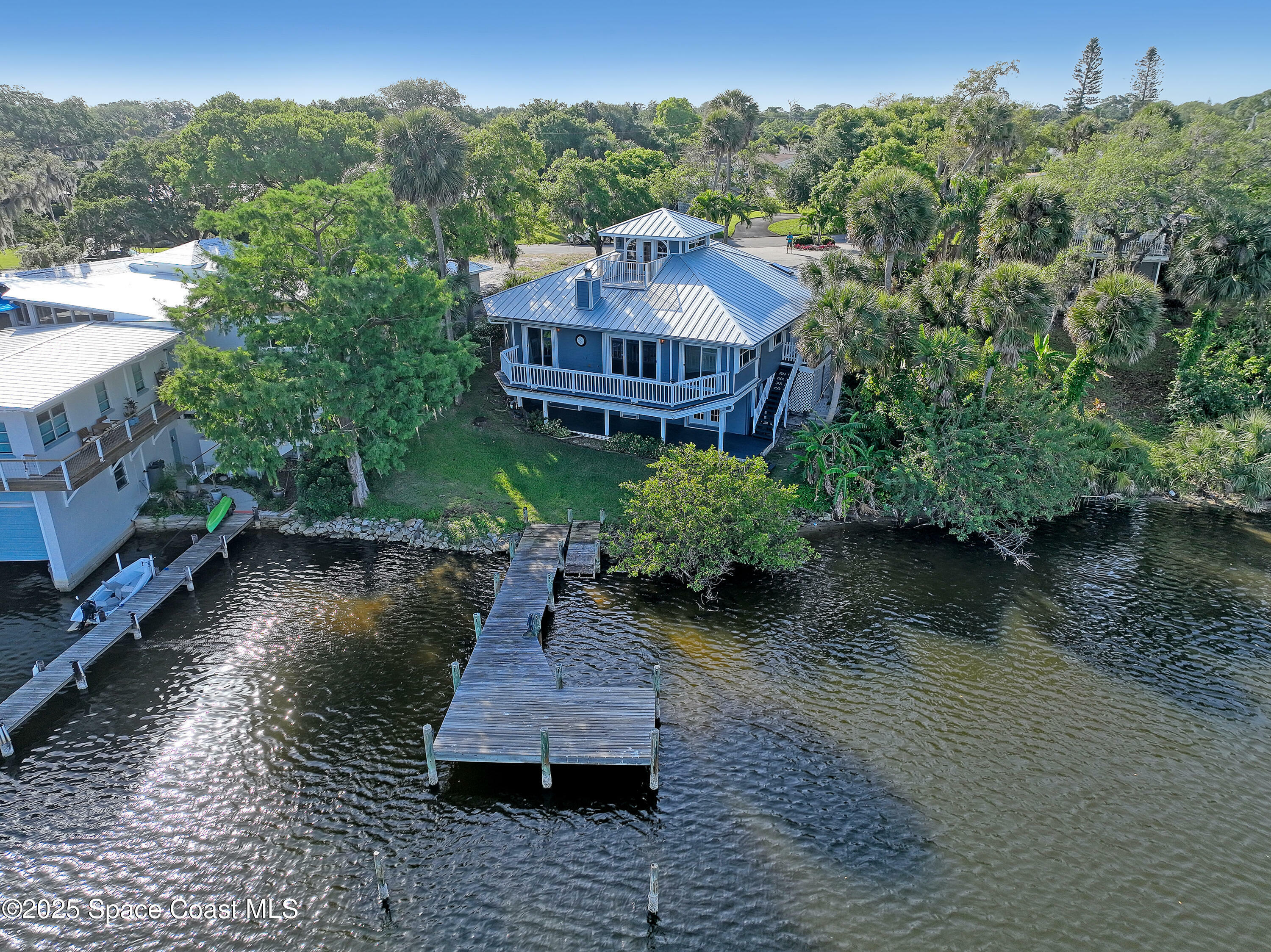 Property Photo: 940 W Whitmire Drive FL 32935