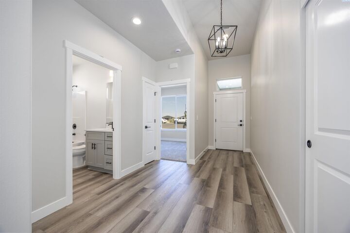 Property Photo: 3741 Nuthatch St WA 99352
