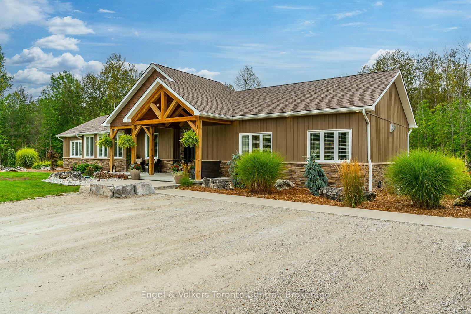 Property Photo: 242 Somers Street ON N4K 6V5