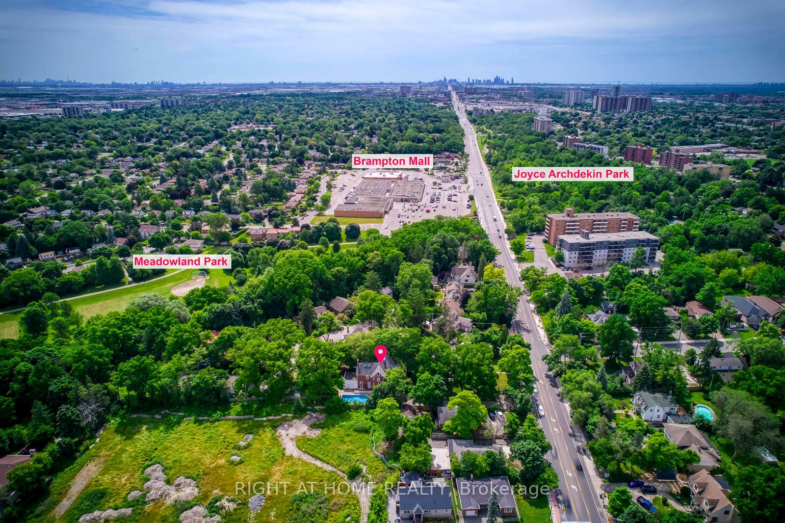 Property Photo: 118 Main Street S ON L6W 2C8
