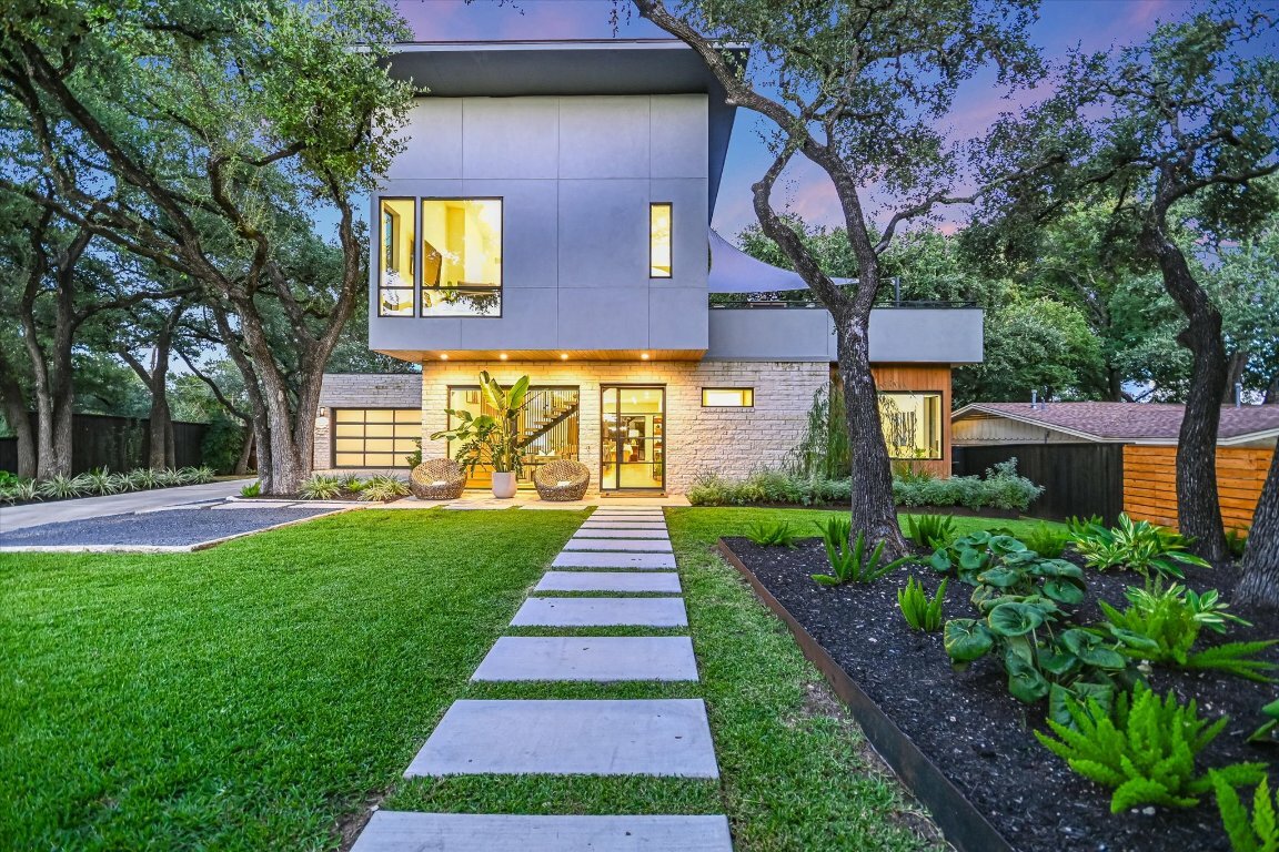 Property Photo: 403 Ridgewood TX 78746