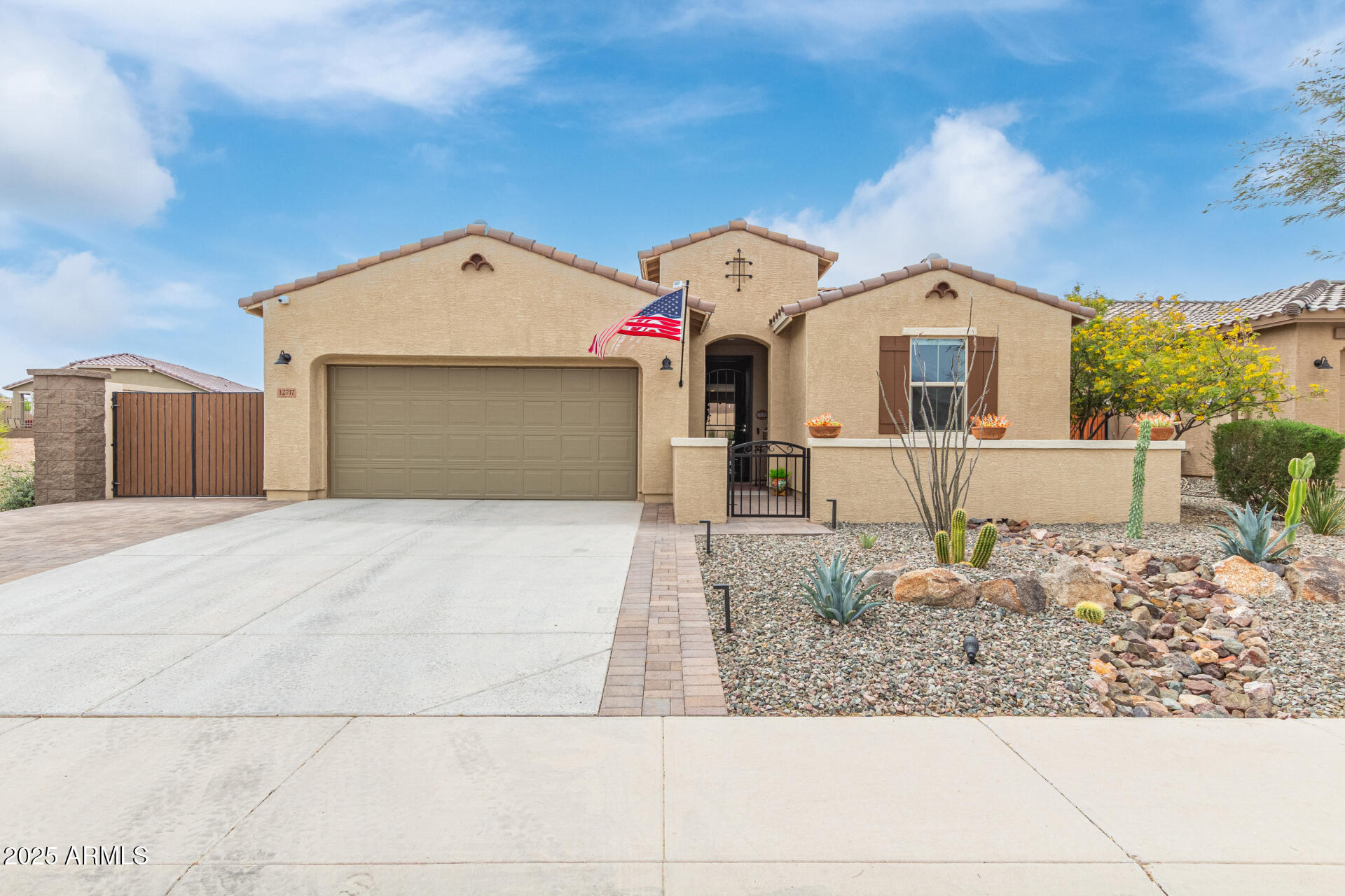 Property Photo: 12717 E Nandina Place AZ 85118