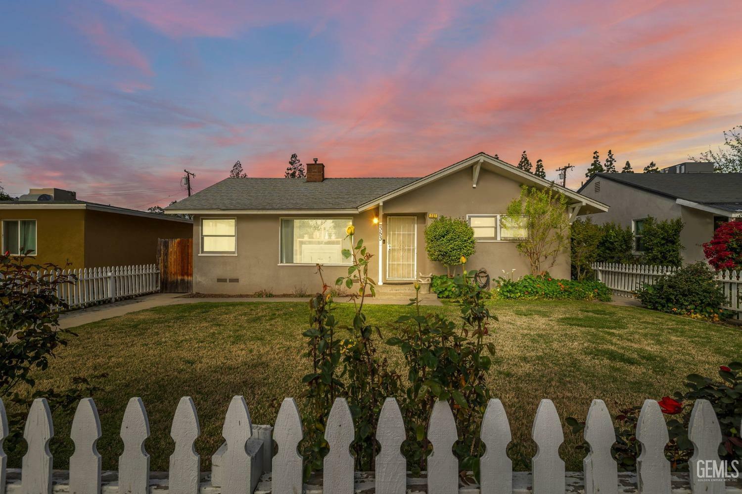 Property Photo: 353 Western Drive CA 93309