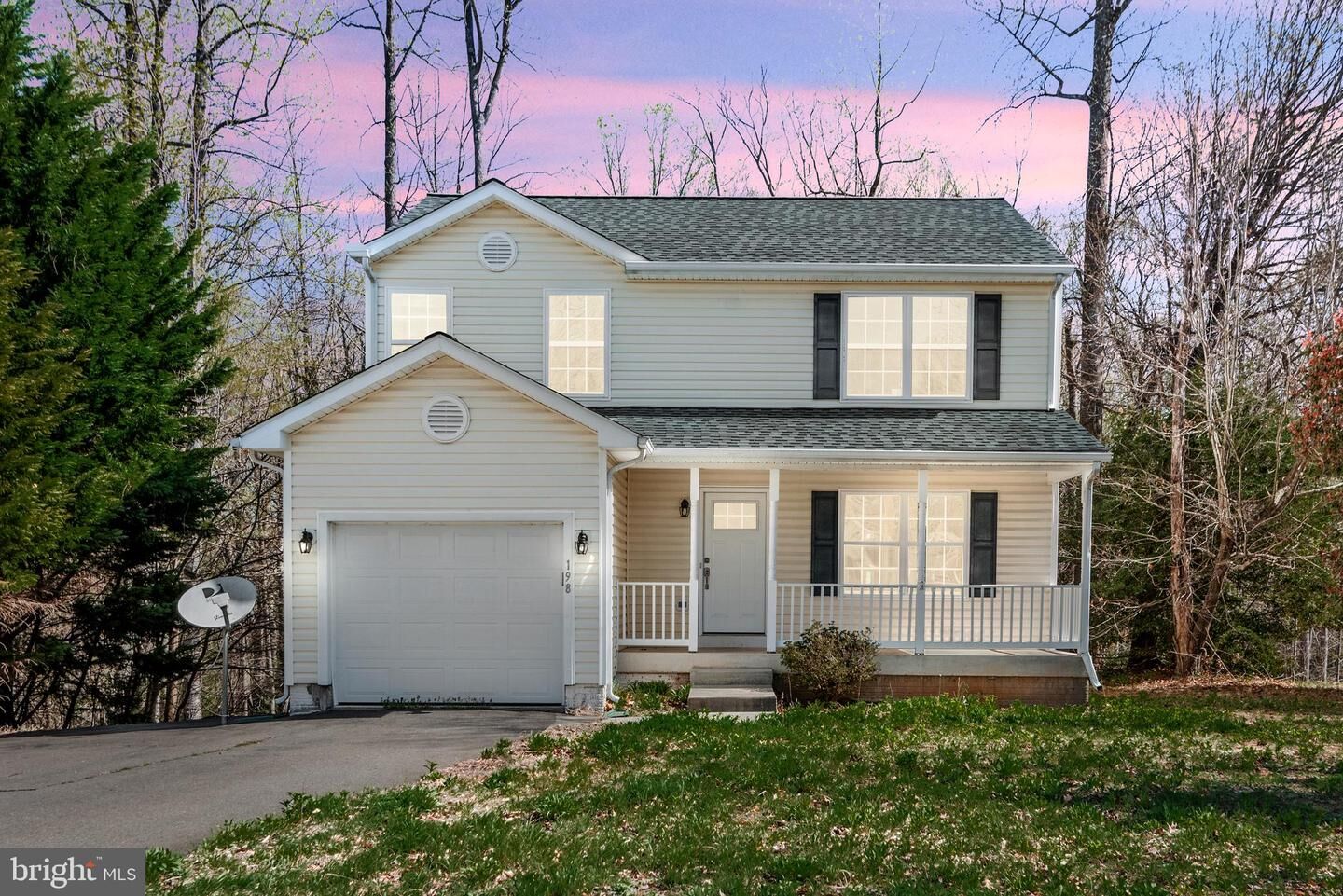 Property Photo: 198 Federalist Way VA 22520