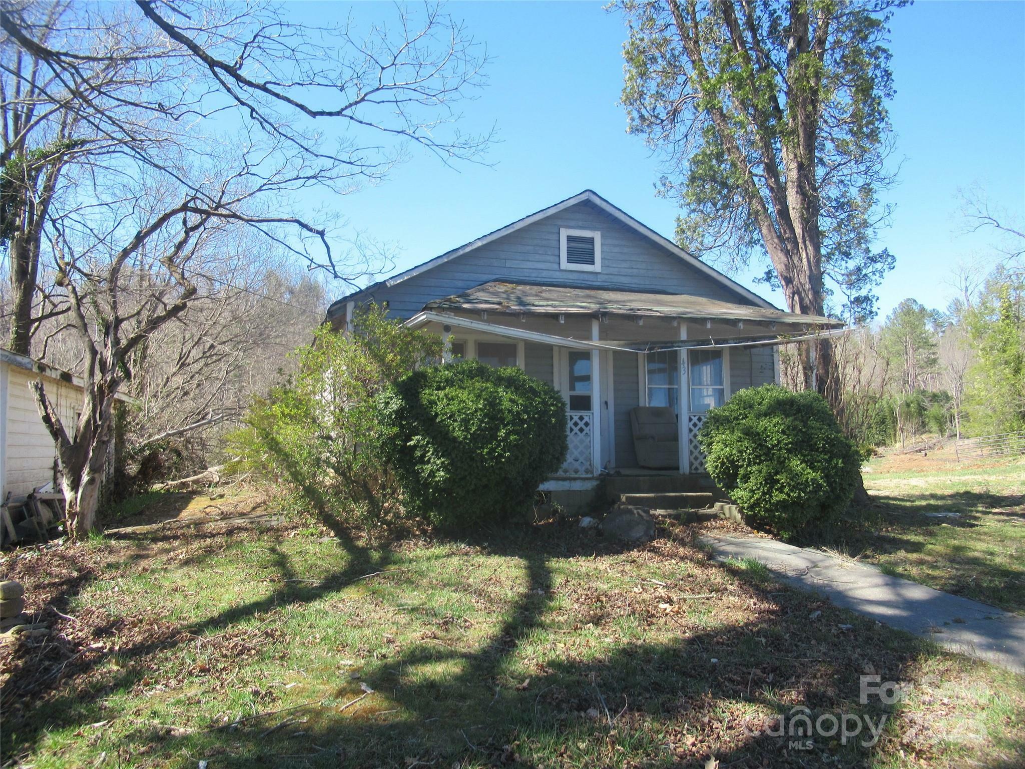 Property Photo: 43 Lester Hollifield Road NC 28752