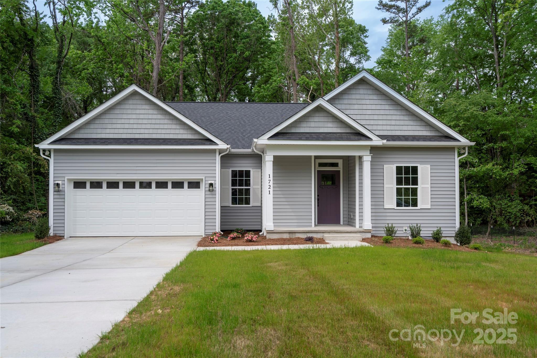 Property Photo: 1721 Balfour Lane NC 28216
