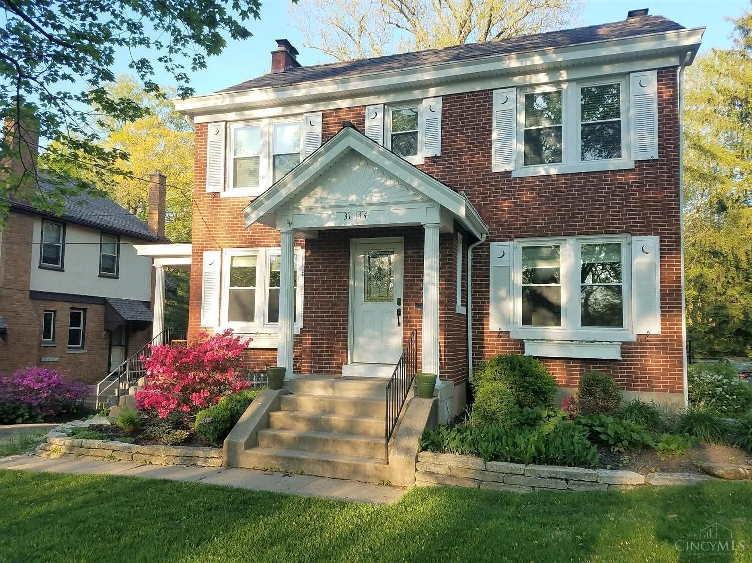 Property Photo:  