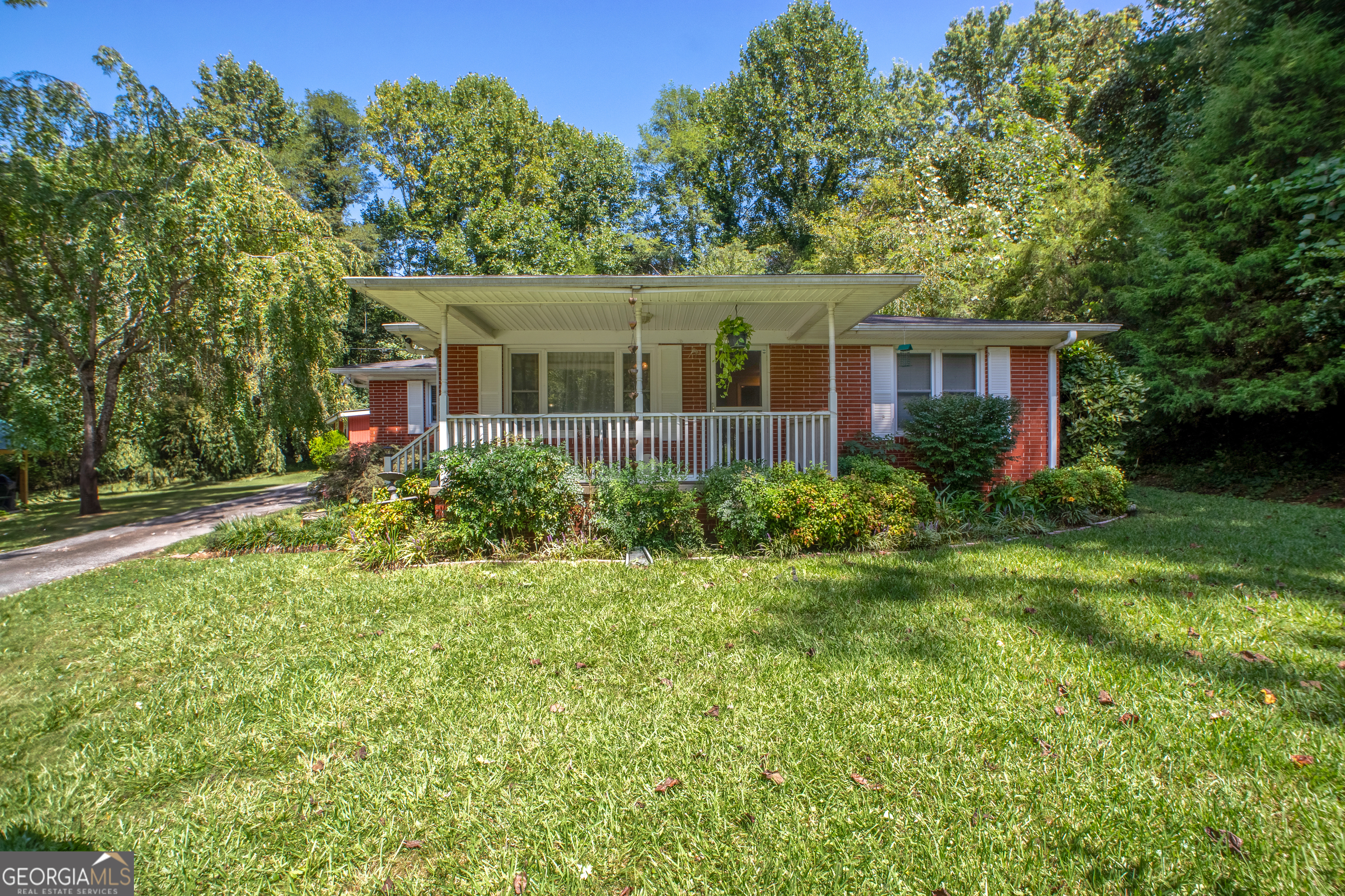Property Photo: 256 Black Rock Mountain Parkway GA 30525