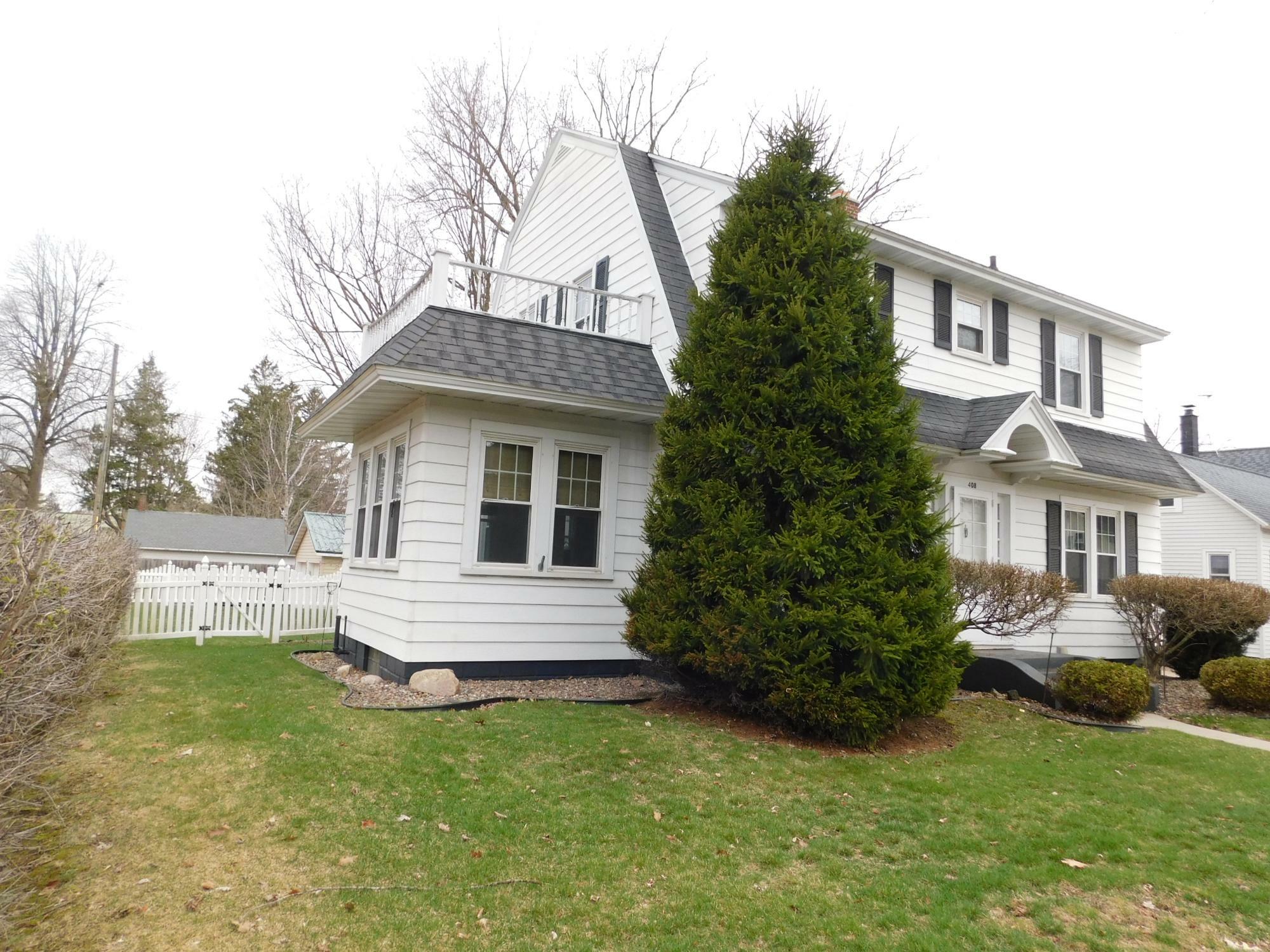 Property Photo: 408 Pier St WI 54452