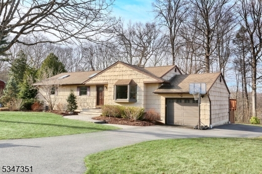 Property Photo: 76 Catherine Ct NJ 07456