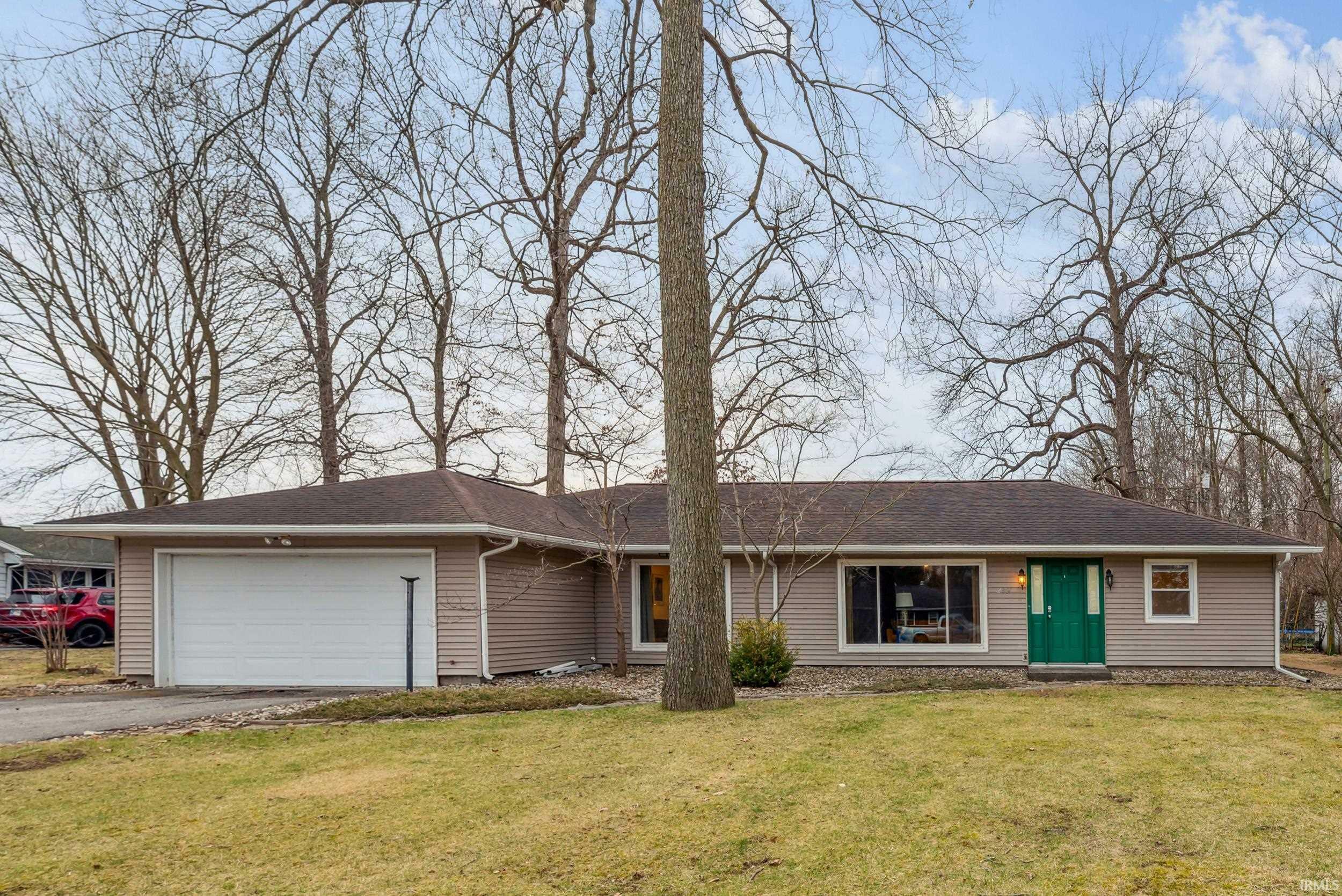 Property Photo:  2804 Martin Manor Drive  IN 46526-5429 