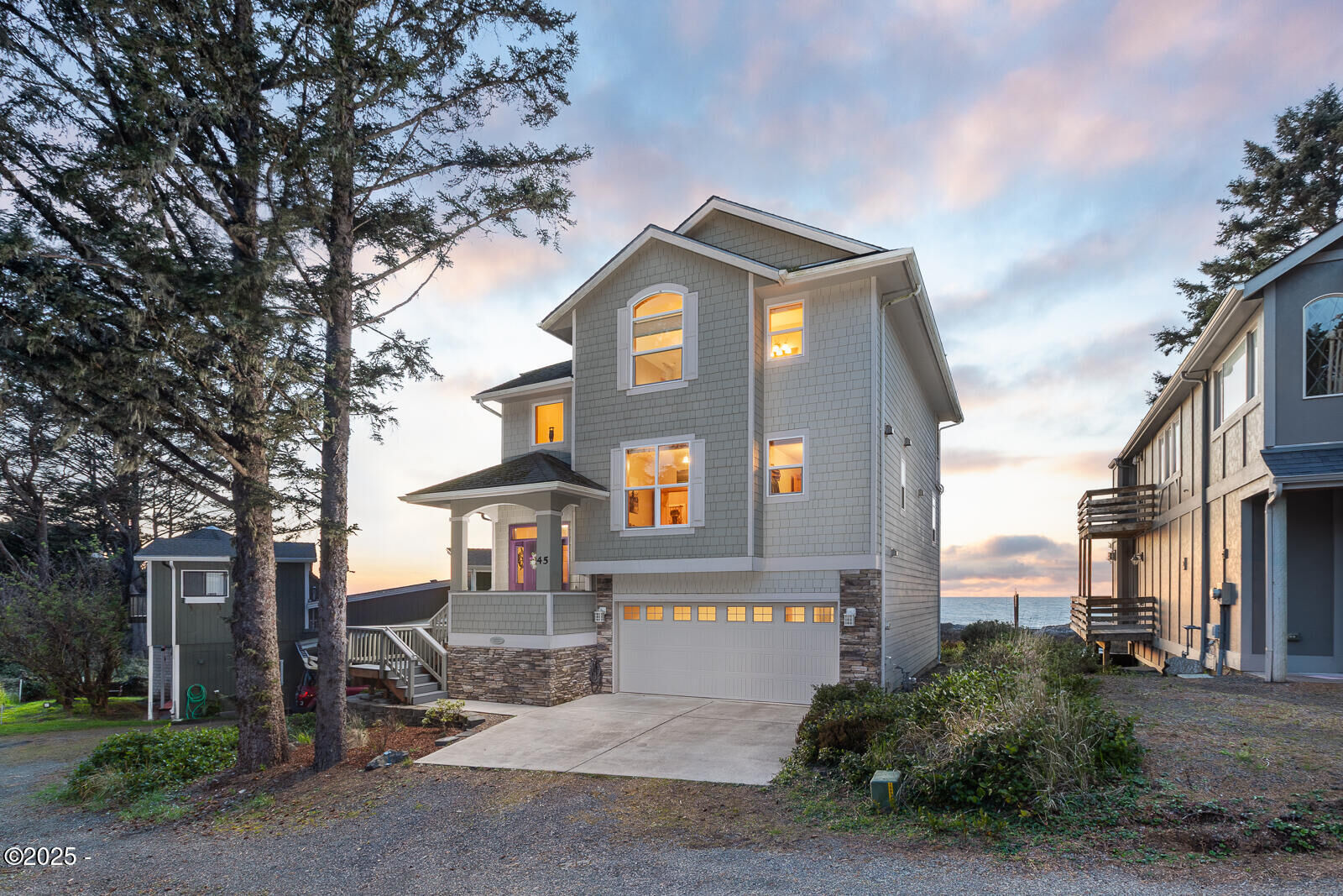 Property Photo: 45 NW Harney Street OR 97341