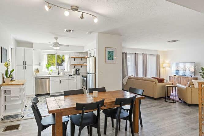 Property Photo: 6442 Colonial Drive FL 34231
