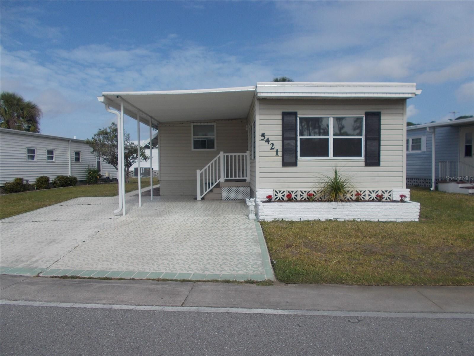 Property Photo:  5421 Holiday Park Boulevard  FL 34287 