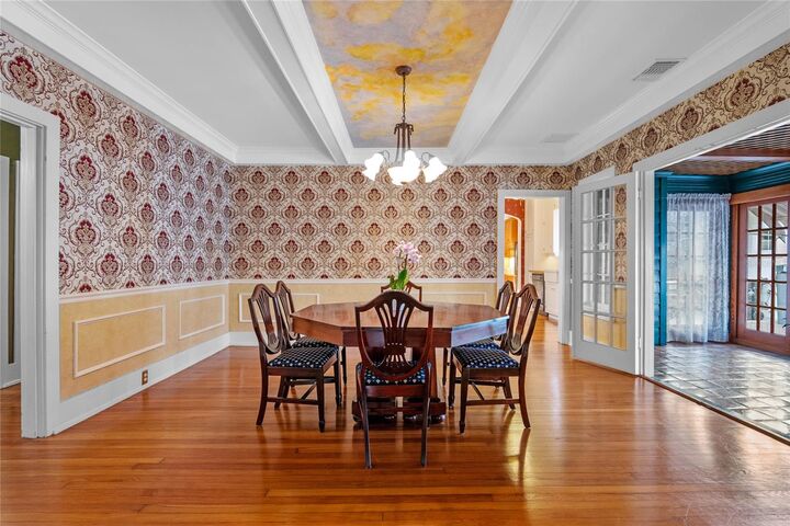 Property Photo: 525 Sheridan Boulevard FL 32804