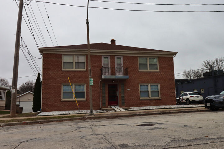 2312 N 71st St  Wauwatosa WI 53213 photo