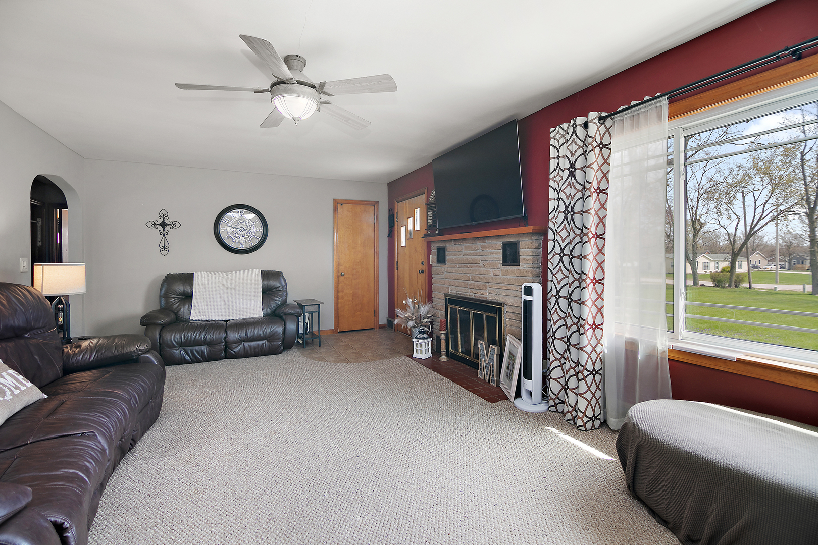 Property Photo: 493 W Chebanse Avenue IL 60922