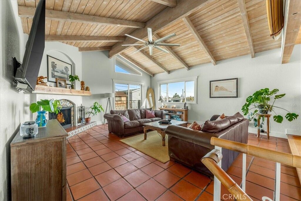Property Photo:  1511 Carver Street  CA 90278 