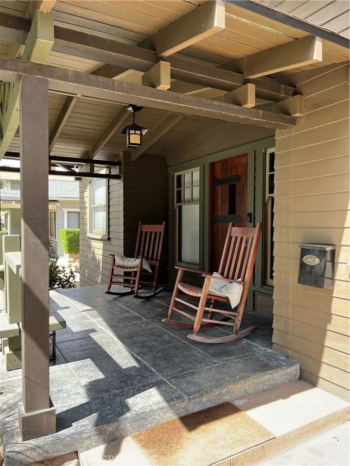 Property Photo: 437 Grant Street CA 92373