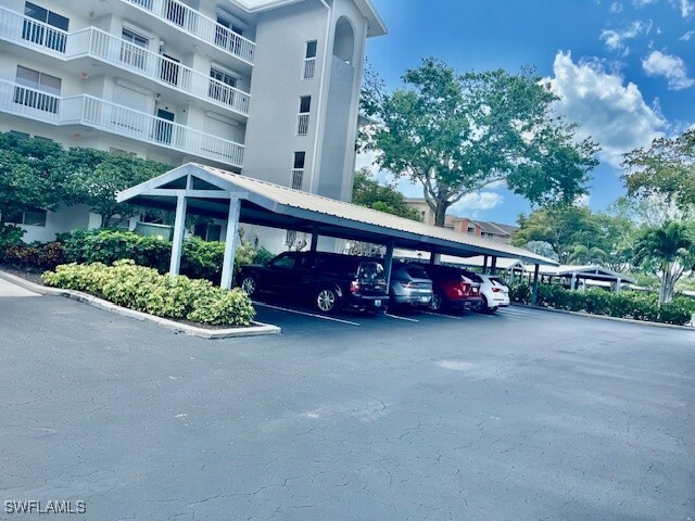 Property Photo: 340 Horse Creek Drive 307 FL 34110