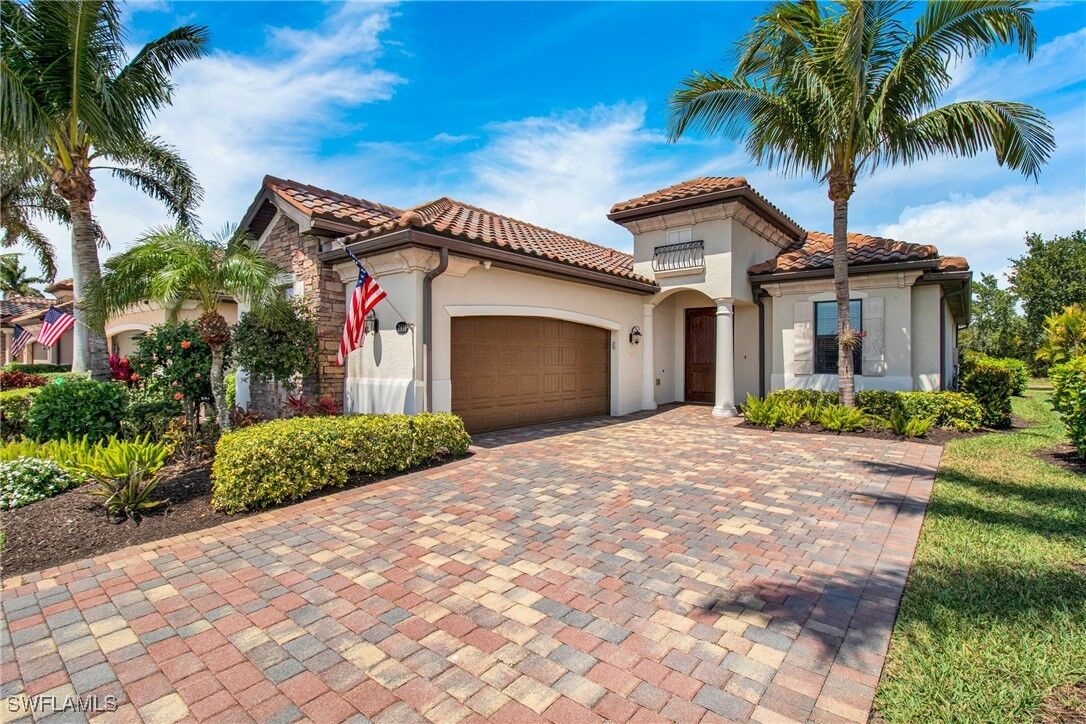 Property Photo: 2930 Aviamar Circle FL 34114