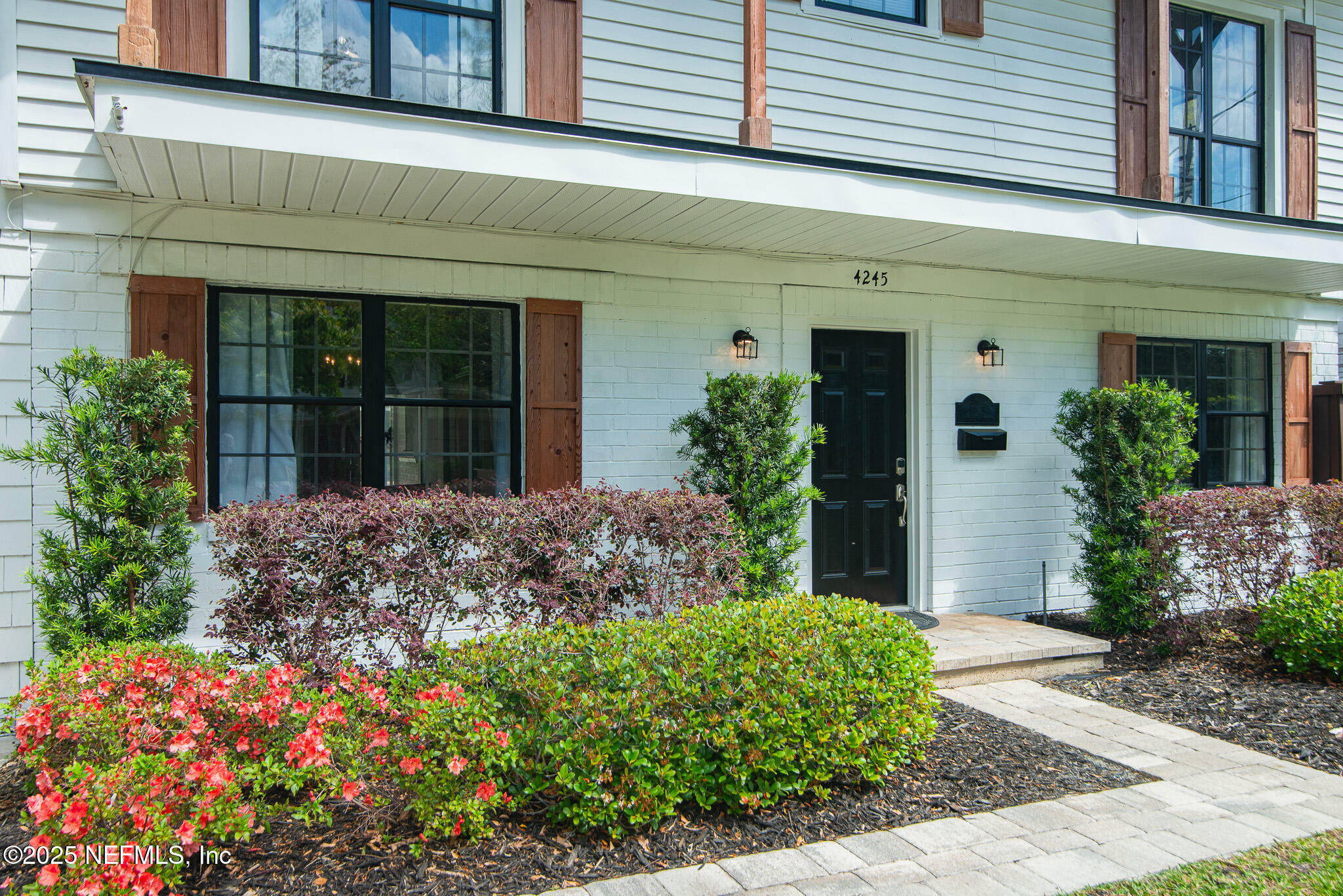 Property Photo: 4245 Davinci Avenue FL 32210