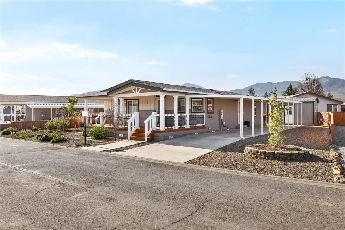 Property Photo: 4601 S Pacific Highway Unit 13 OR 97535