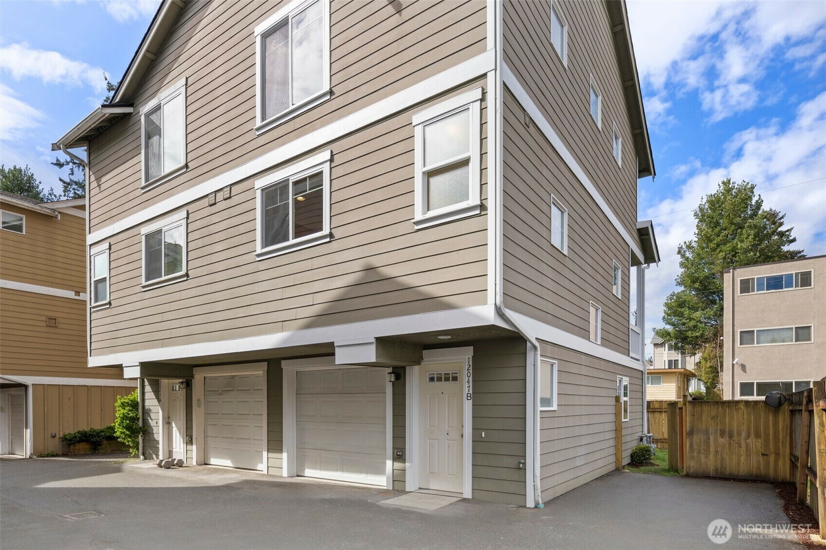 Property Photo: 12047 33rd Avenue NE B WA 98125