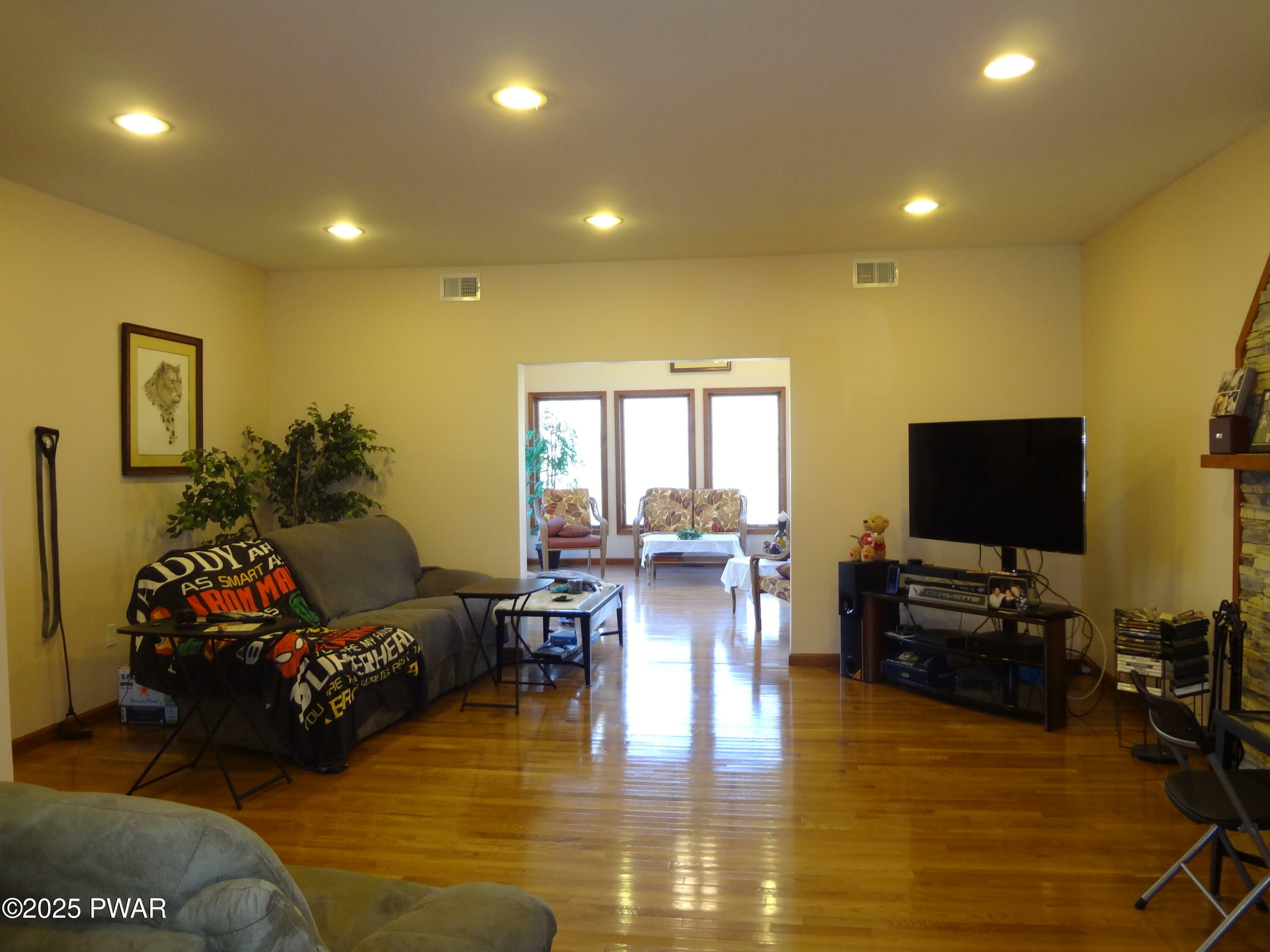Property Photo: 1100 Dewberry Drive PA 18428