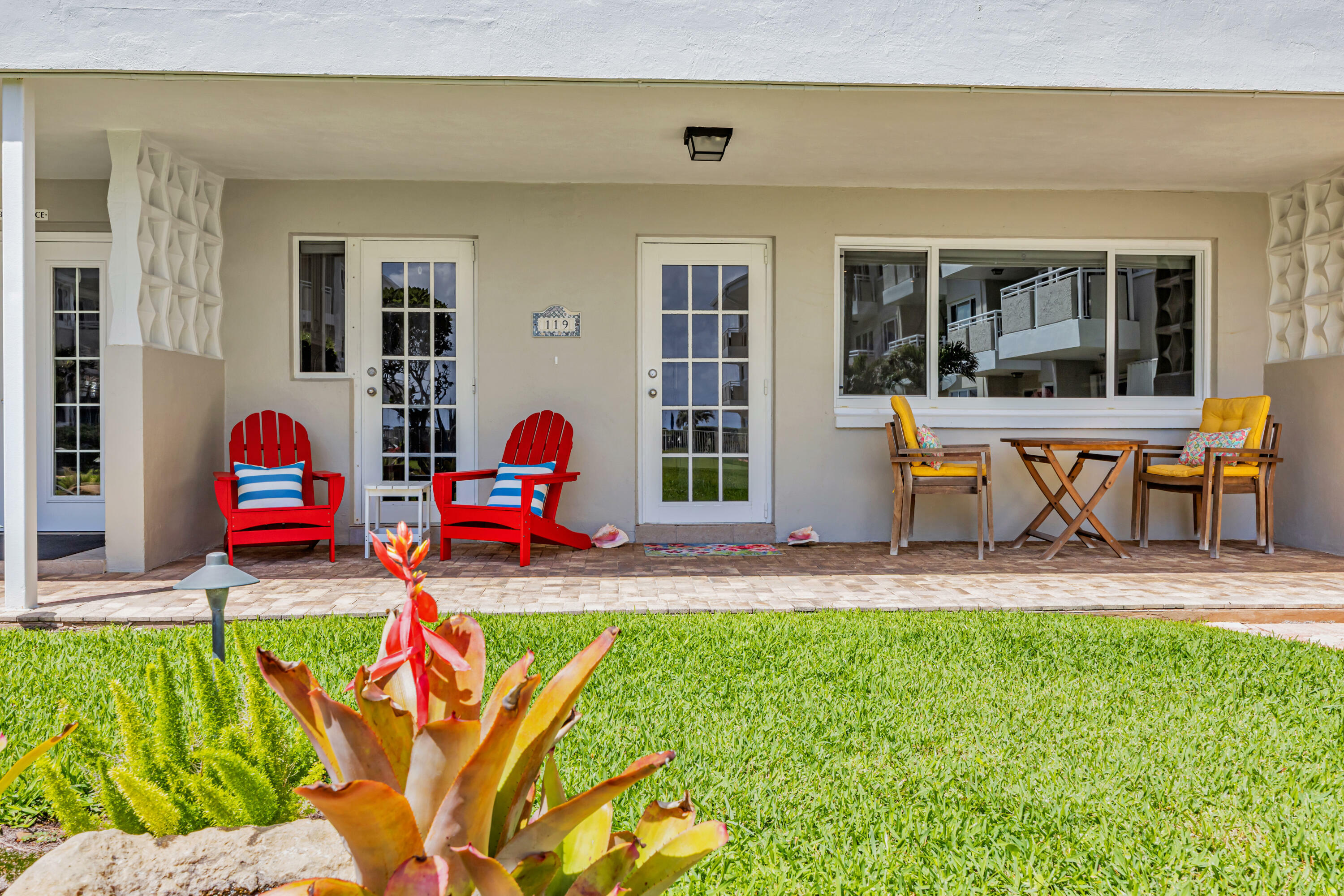 Property Photo: 1199 Hillsboro Mile 119 FL 33062