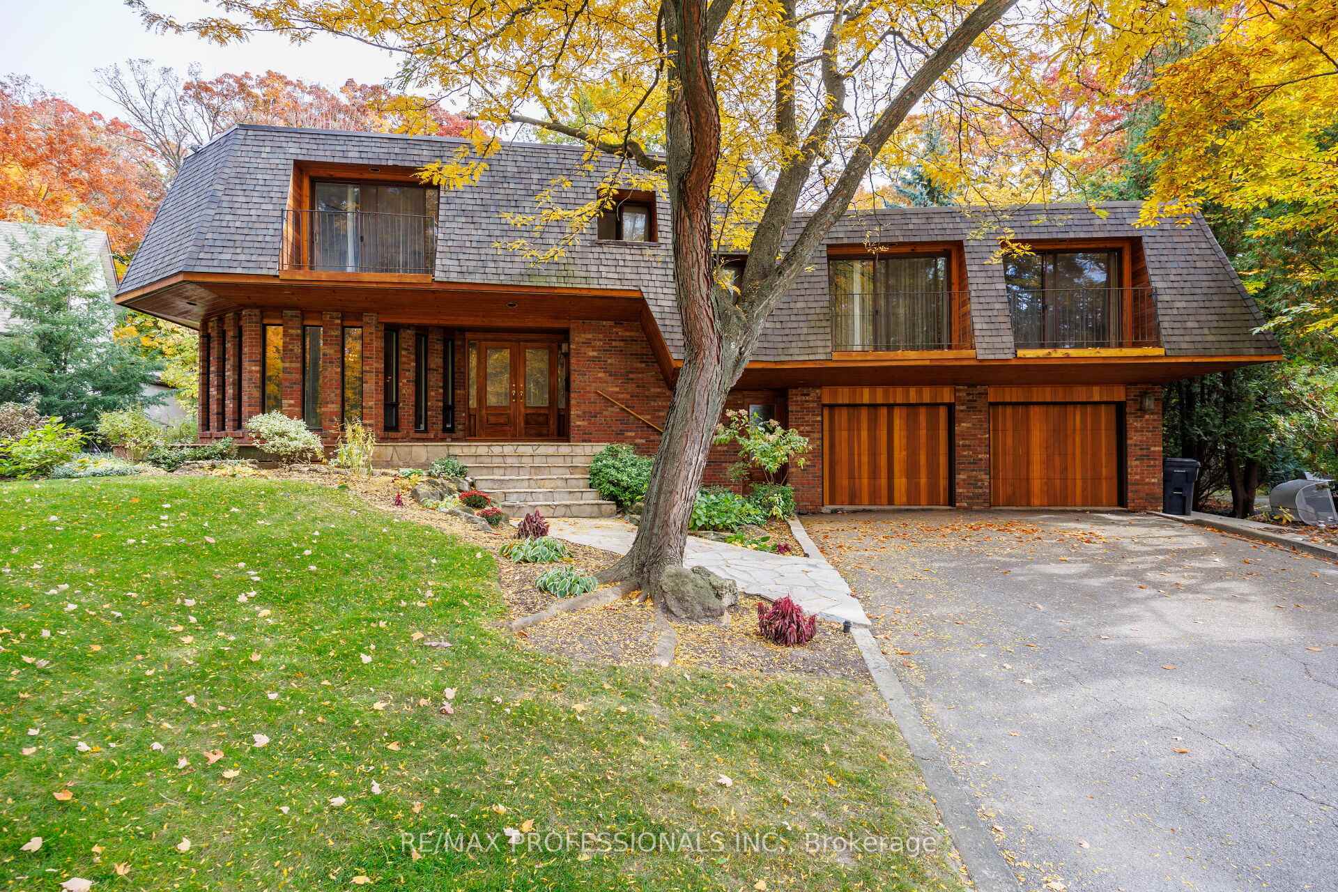 Property Photo: 44 Pheasant Lane ON M9A 1T4