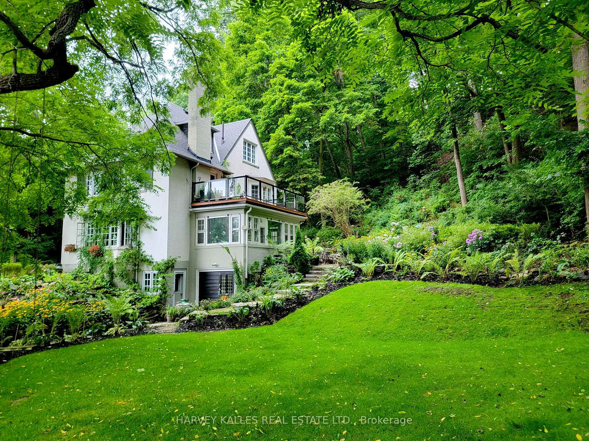 Property Photo: 42 Brookfield Road ON M2P 1A9
