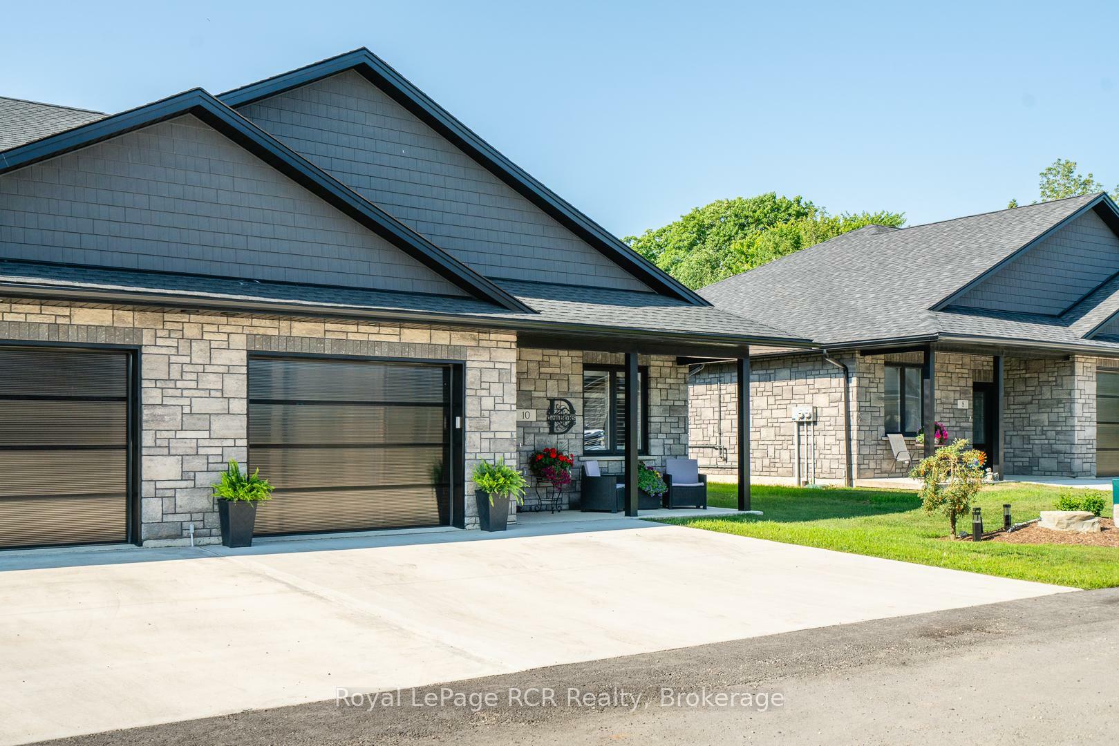 Property Photo: 10 Palmer Marie Lane ON N0G 1L0
