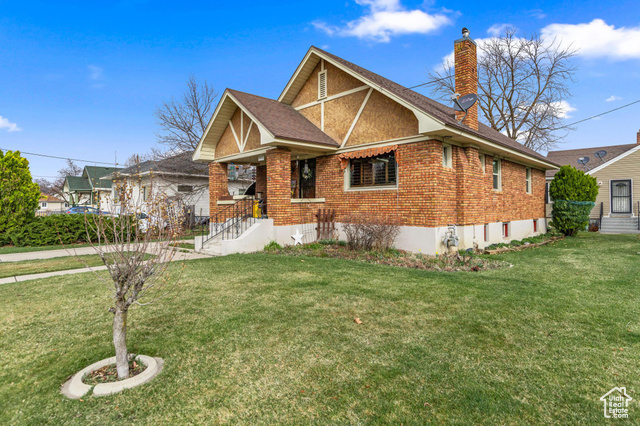 Property Photo: 325 E 300 S UT 84321